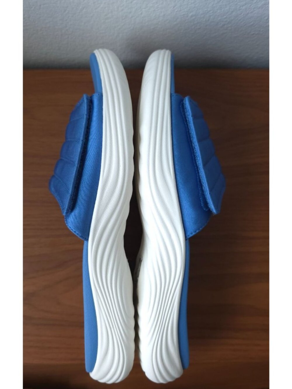 Clarks Cloudsteppers Lola Surf Blue Slide Sandals w/ Cushioned Sole Women's 10M - Picture 5 of 8